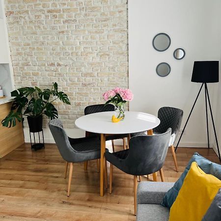 The Right Coast Apartment With Free Private Parking รีกา ภายนอก รูปภาพ