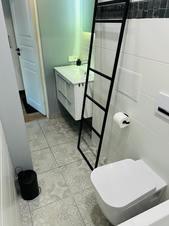 The Right Coast Apartment With Free Private Parking รีกา ภายนอก รูปภาพ