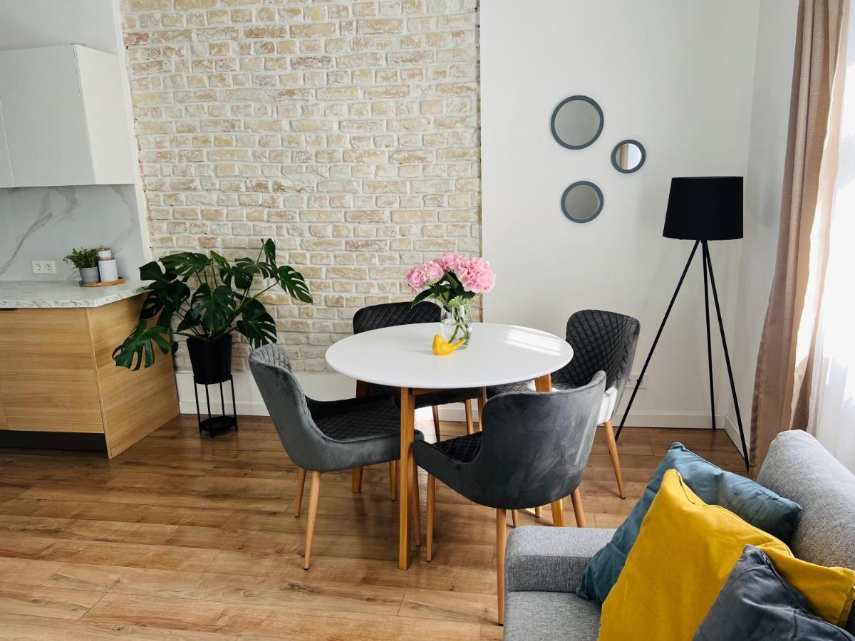 The Right Coast Apartment With Free Private Parking รีกา ภายนอก รูปภาพ