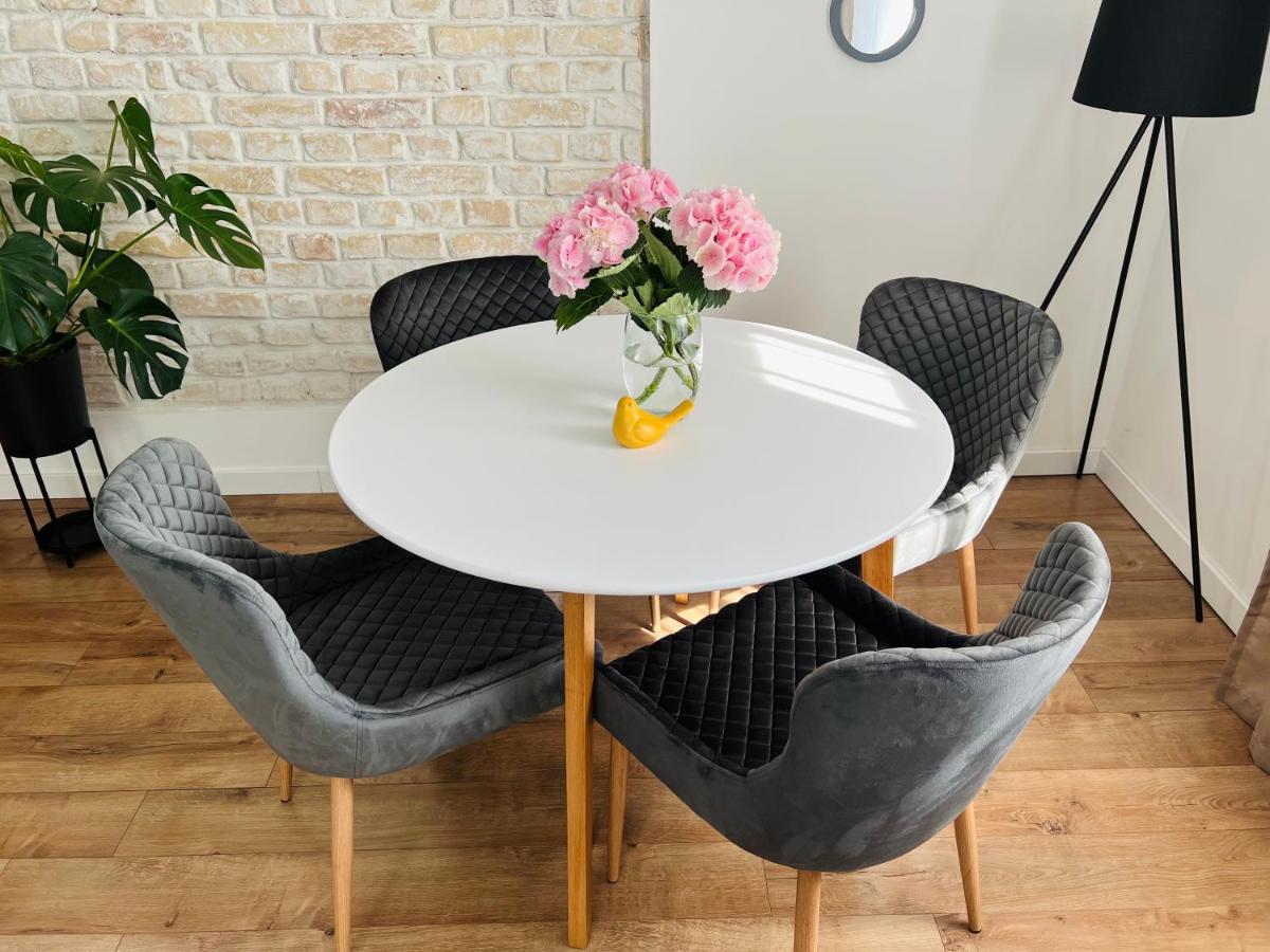 The Right Coast Apartment With Free Private Parking รีกา ภายนอก รูปภาพ