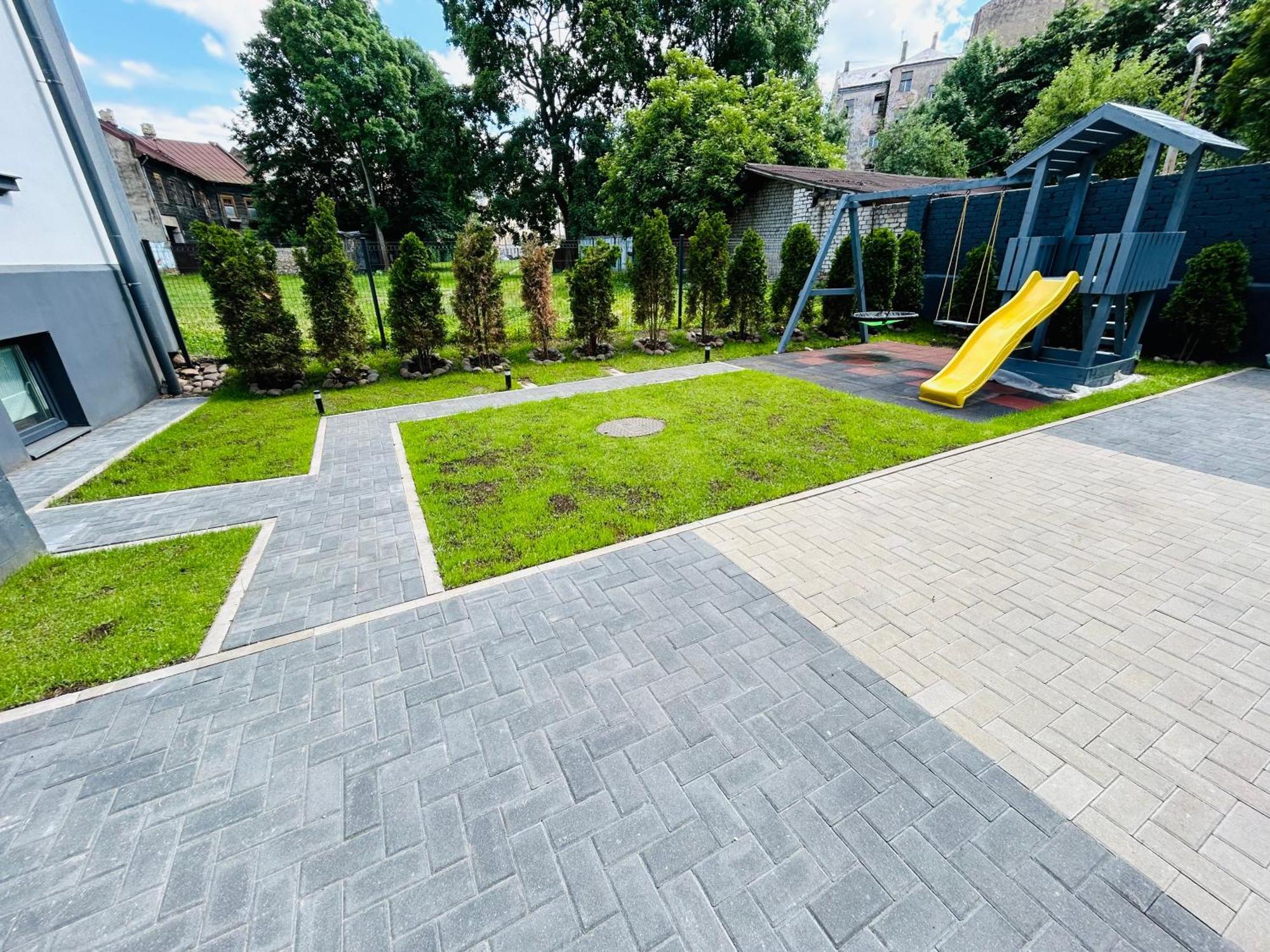 The Right Coast Apartment With Free Private Parking รีกา ภายนอก รูปภาพ